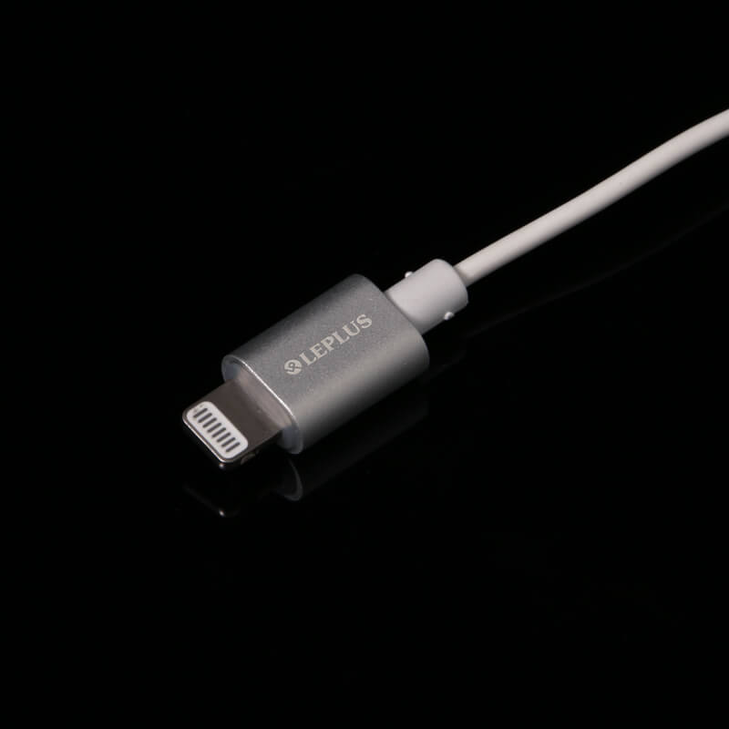 iPhone/iPad/iPod Lightningコネクタ対応イヤフォン(ボリューム/マイク付) 「極の音域 Digital Feel 匠」 シルバー