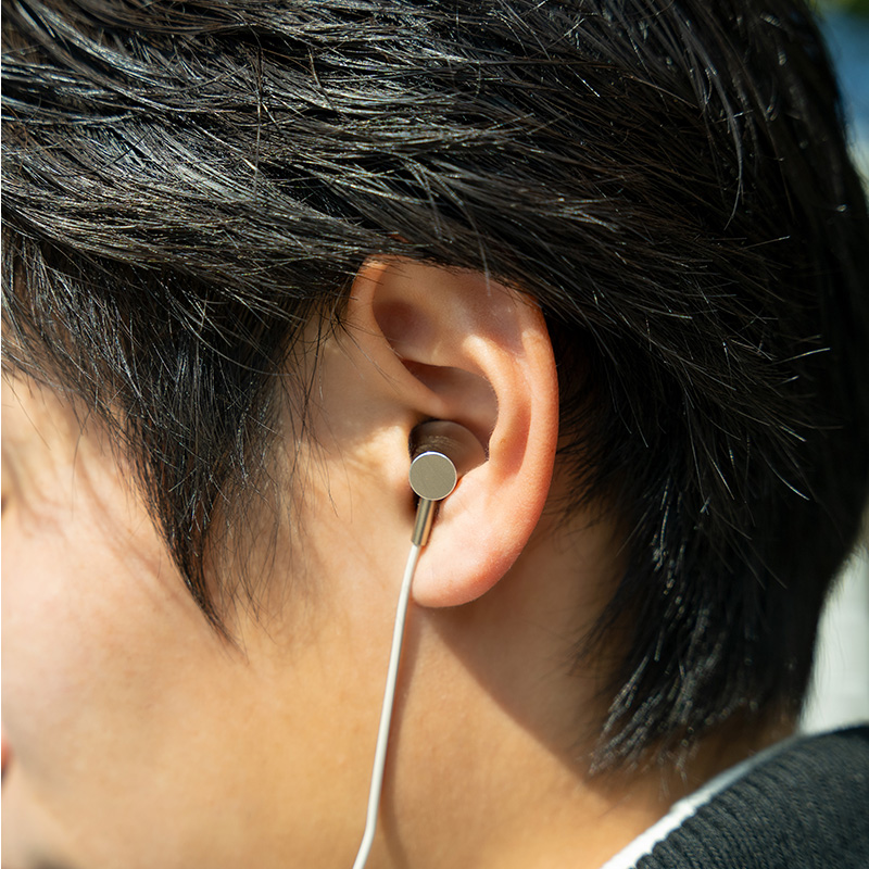 iPhone/スマートフォン対応 イヤフォン(ボリューム/マイク付)「極の